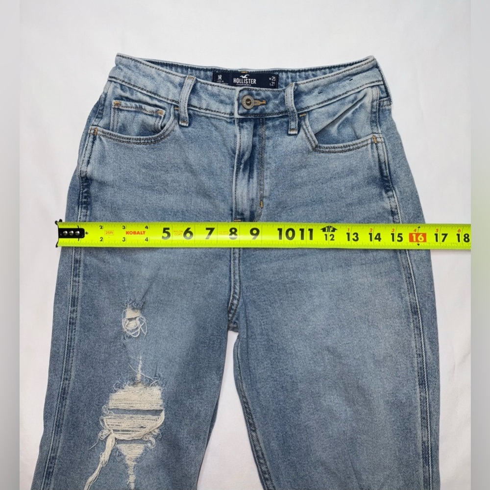 Hollister Size 1/25 Light Wash Distressed Ultra Hi Rise Straight Leg Mom Jeans - Picture 3 of 10